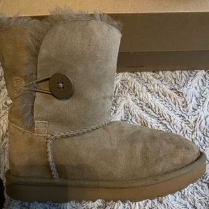 Ugg boot excellent condition size 12